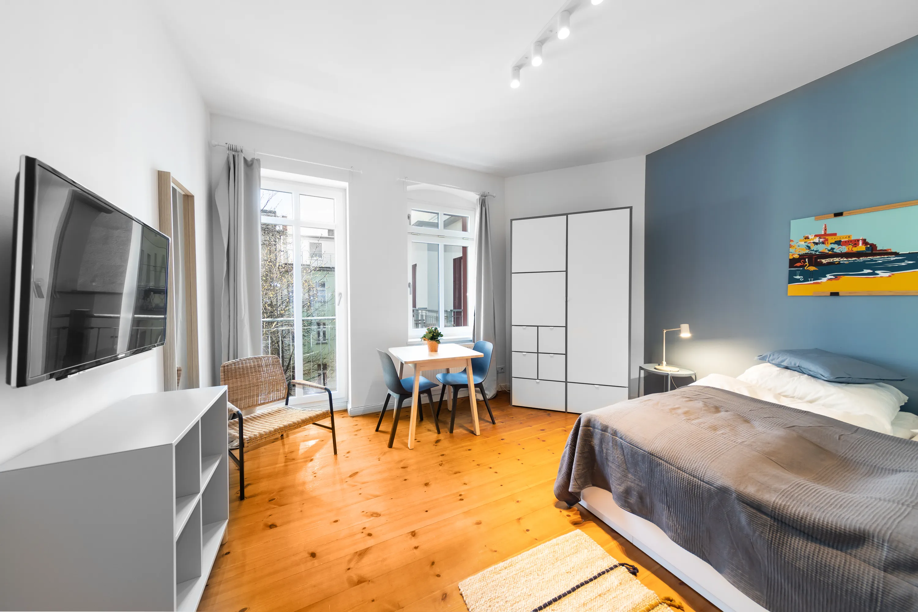 Real Estate - Image 2